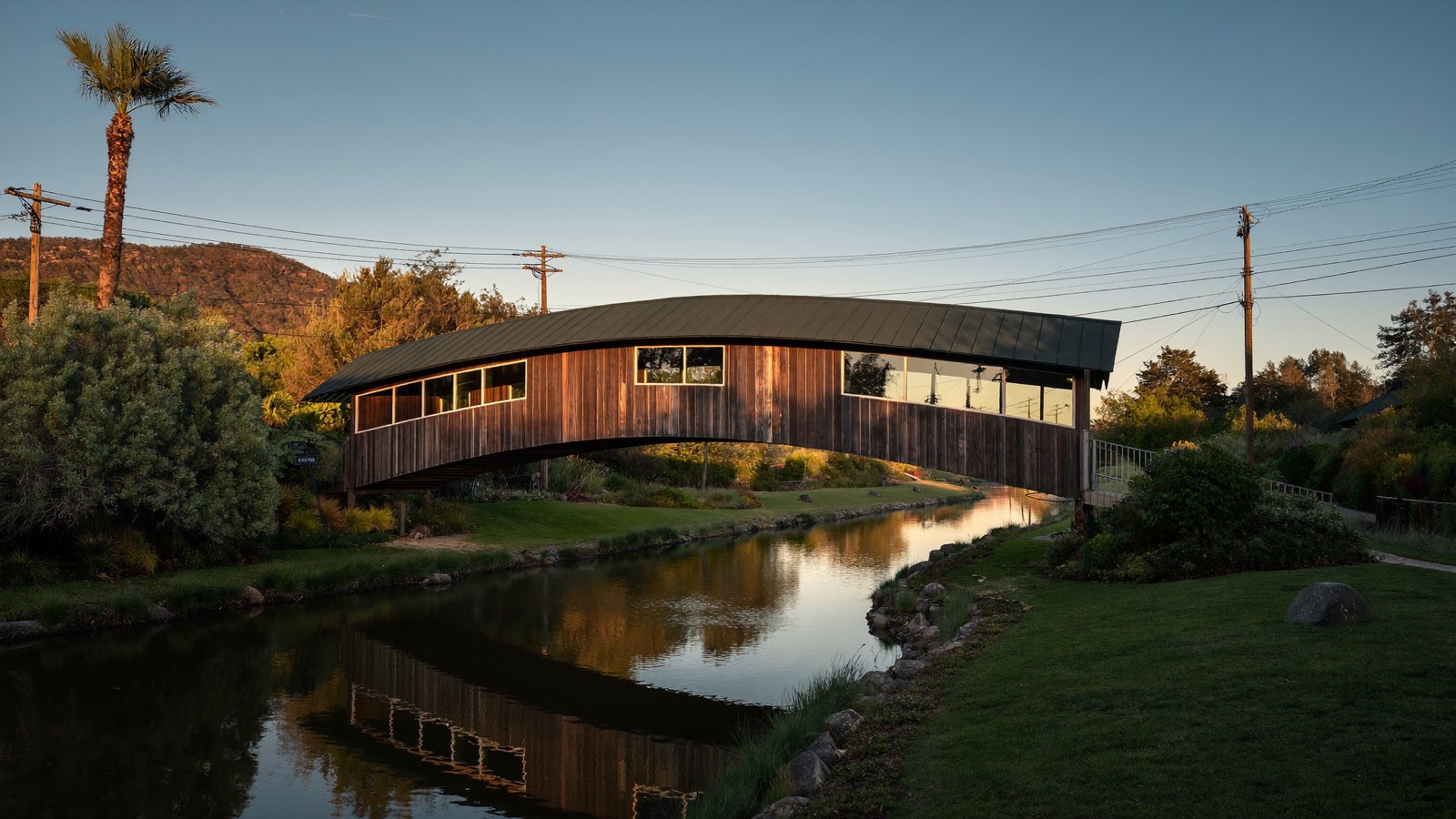 The landmark covered bridge of Coral Springs