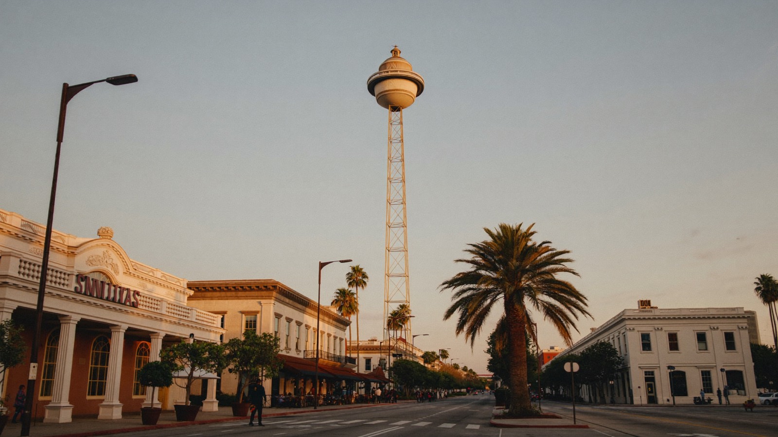 The vintage water tower over Oakland Park’s downtown